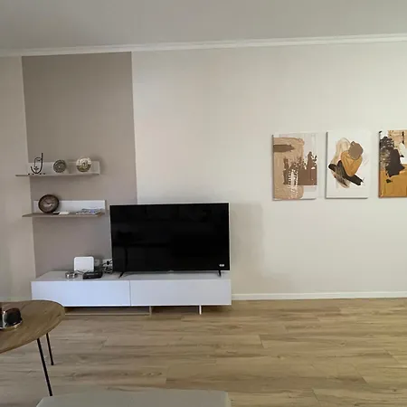 Center 2 * Tirana